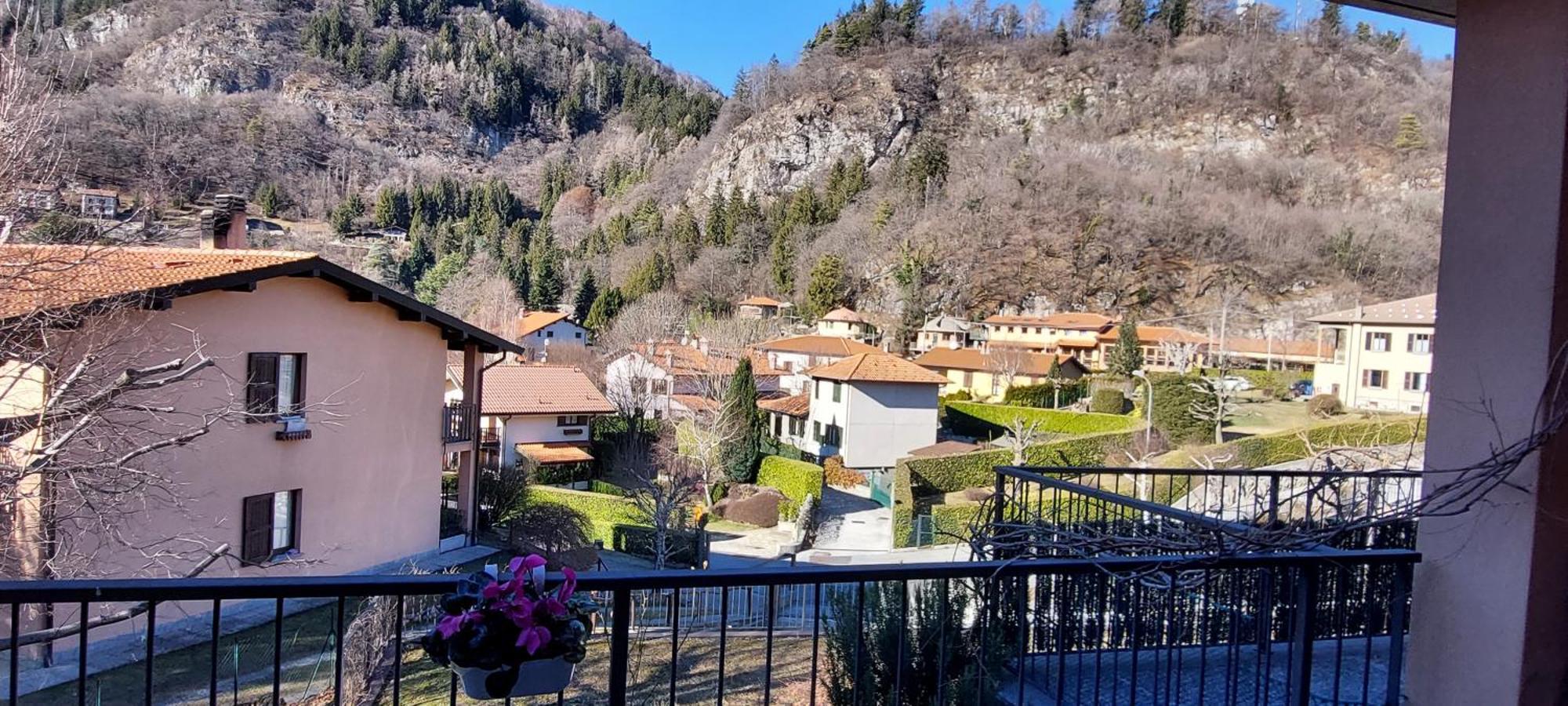 Casa Laura Zona Bellagio Apartment Magreglio Luaran gambar