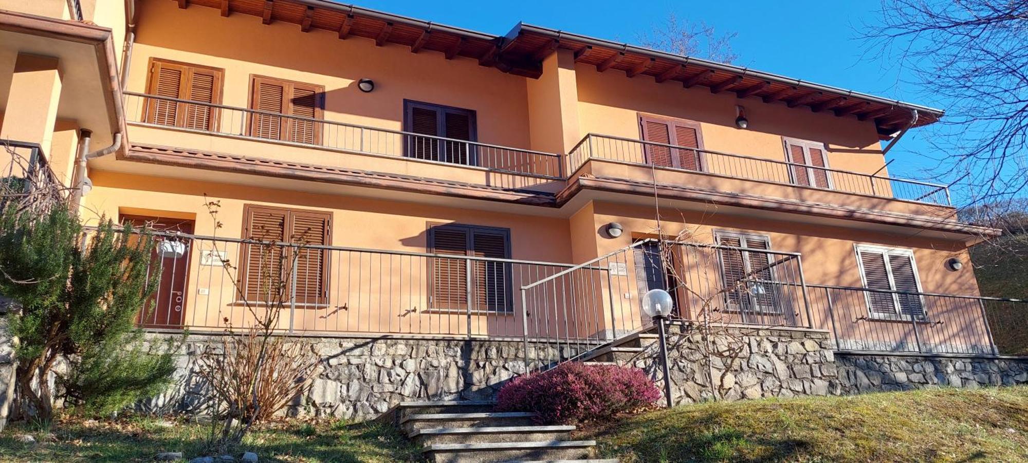 Casa Laura Zona Bellagio Apartment Magreglio Luaran gambar
